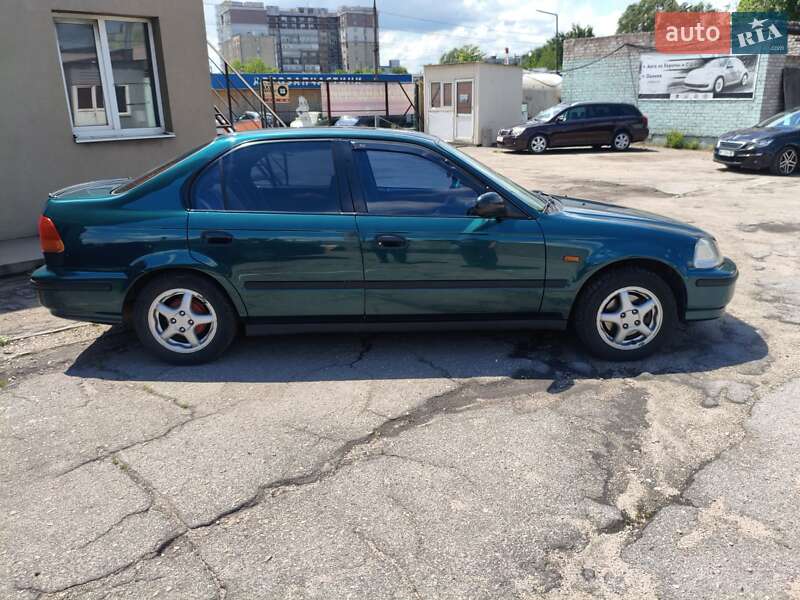 Седан Honda Civic 1997 в Запоріжжі