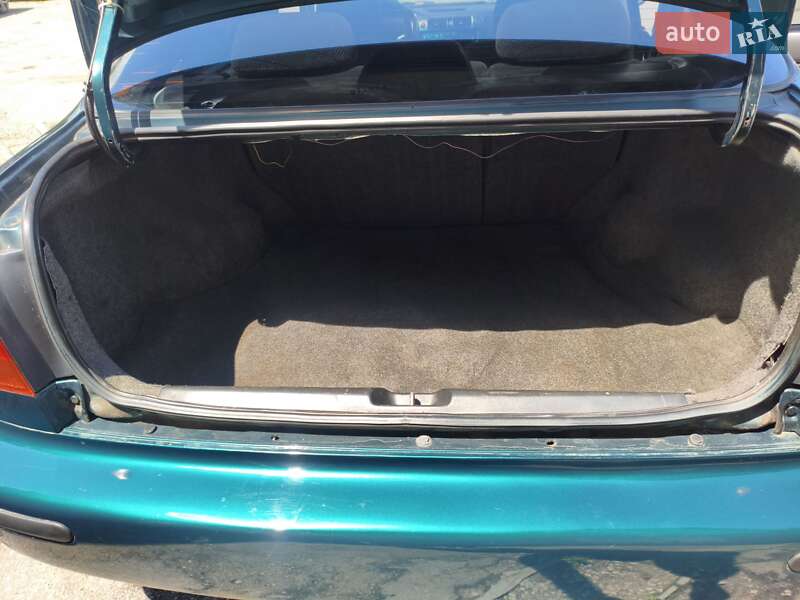 Седан Honda Civic 1997 в Запоріжжі