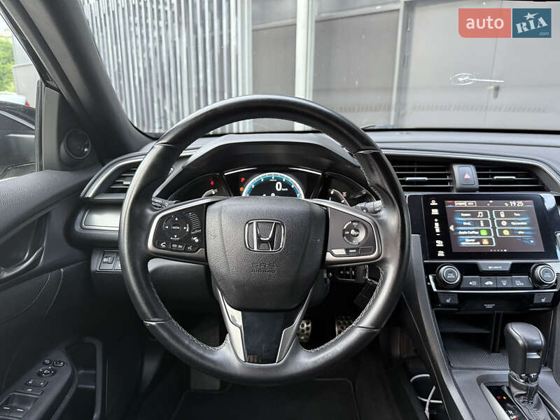 Хэтчбек Honda Civic 2017 в Киеве