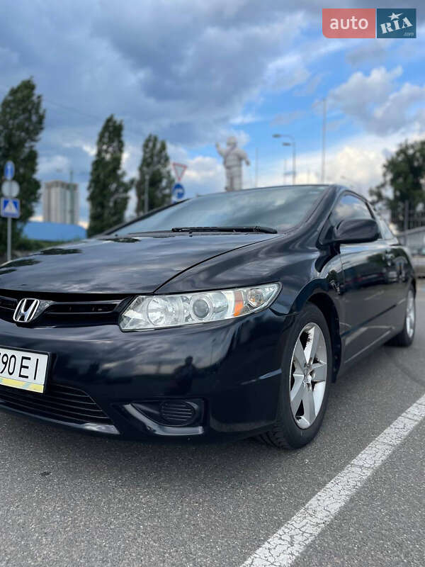 Купе Honda Civic 2007 в Киеве