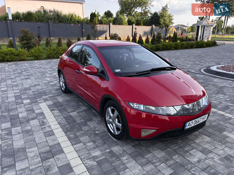 Хэтчбек Honda Civic 2006 в Мукачево