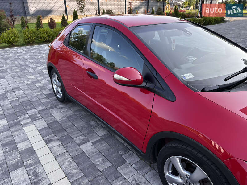 Хэтчбек Honda Civic 2006 в Мукачево
