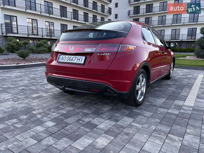Хэтчбек Honda Civic 2006 в Мукачево