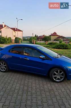 Хетчбек Honda Civic 2007 в Чернівцях