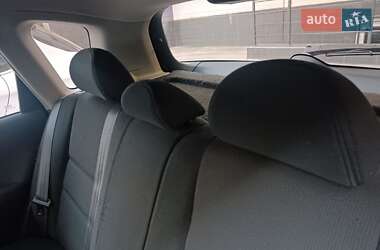 Хэтчбек Honda Civic 2004 в 