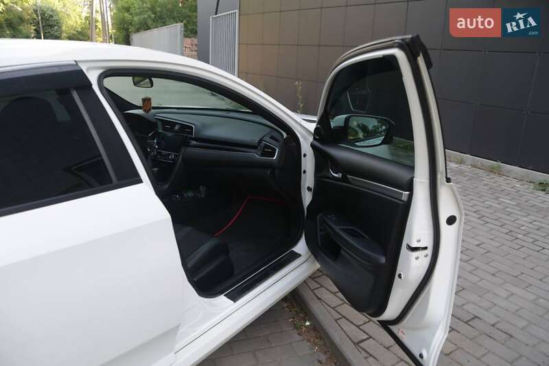 Седан Honda Civic 2019 в Славянске