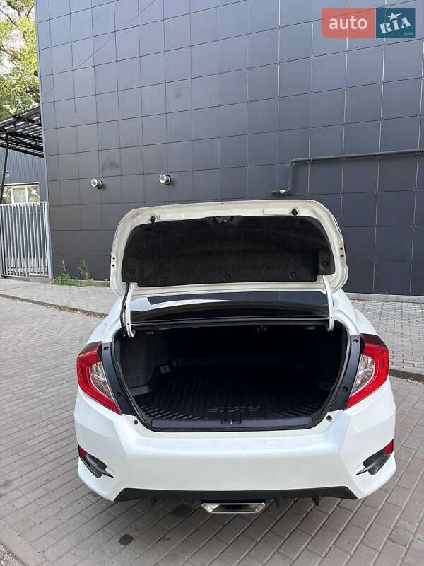 Седан Honda Civic 2019 в Славянске