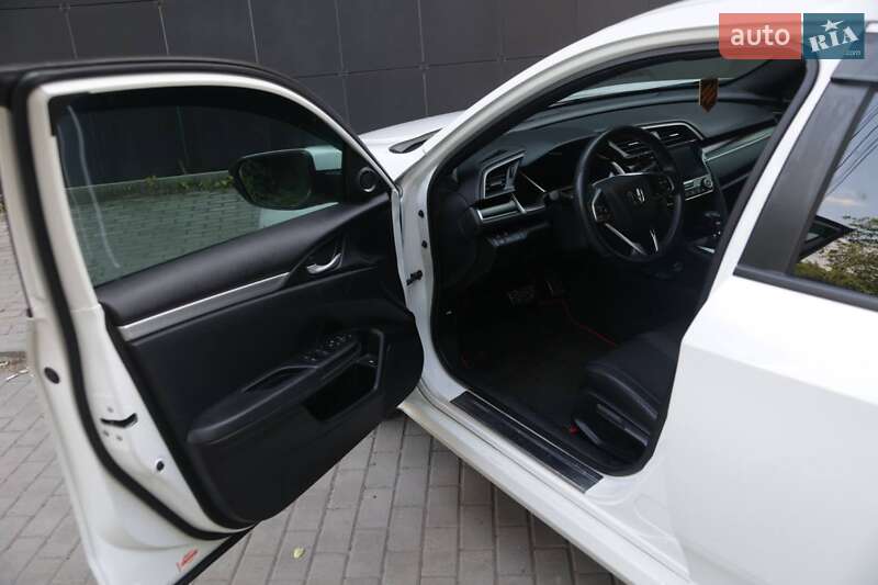 Седан Honda Civic 2019 в Славянске
