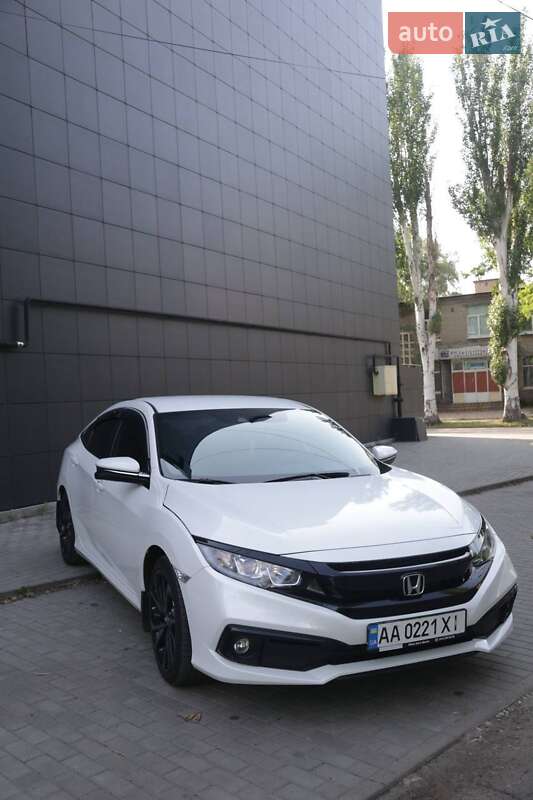 Седан Honda Civic 2019 в Славянске