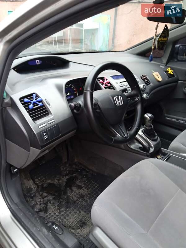 Седан Honda Civic 2006 в Тульчині