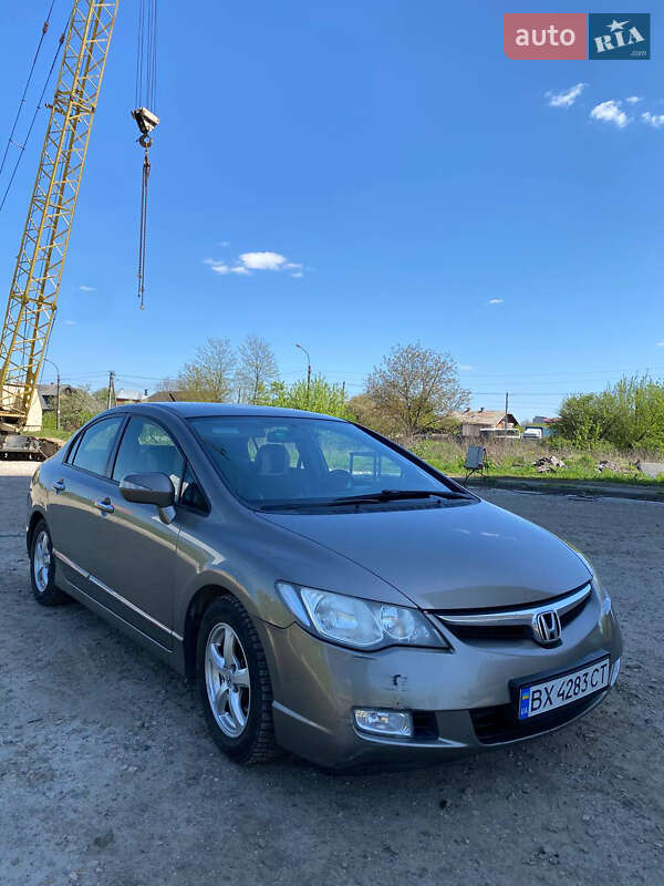 Хэтчбек Honda Civic 2008 в Ивано-Франковске