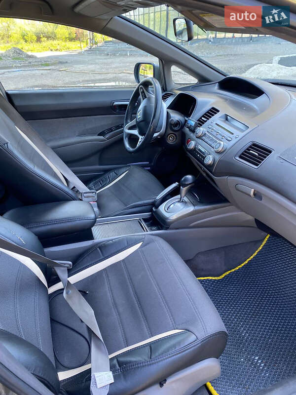 Хэтчбек Honda Civic 2008 в Ивано-Франковске