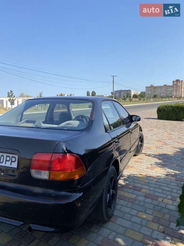 Седан Honda Civic 2000 в Белгороде-Днестровском