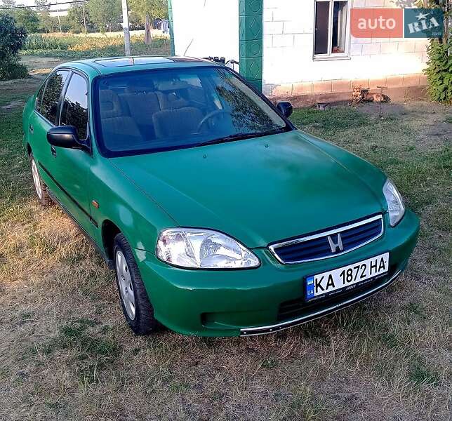 Лифтбек Honda Civic 1998 в Первомайске
