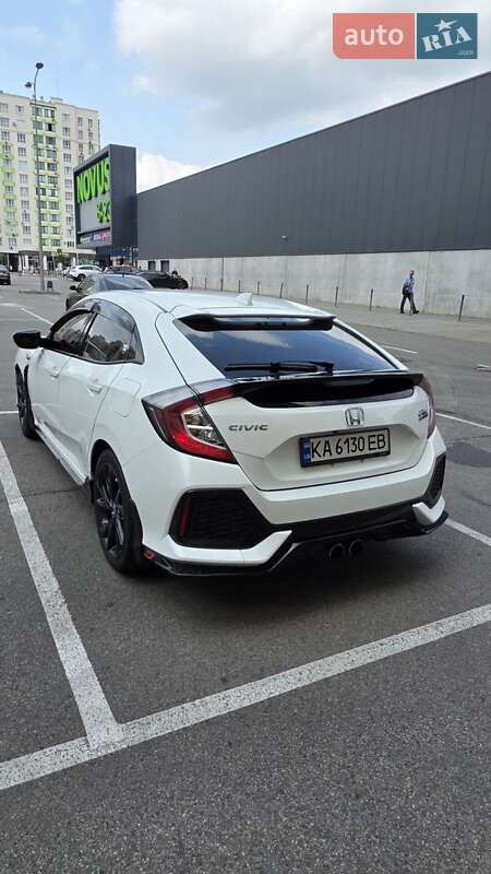 Хэтчбек Honda Civic 2016 в Киеве