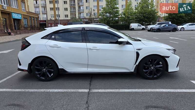 Хэтчбек Honda Civic 2016 в Киеве