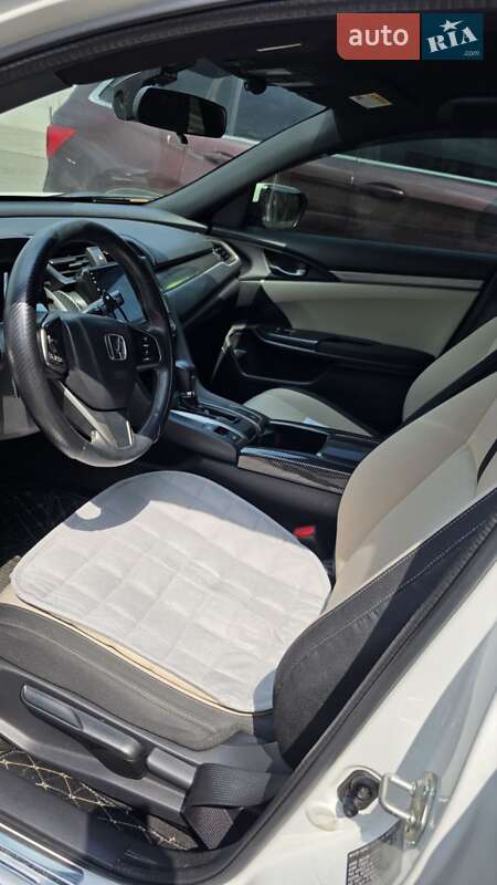 Хэтчбек Honda Civic 2016 в Киеве