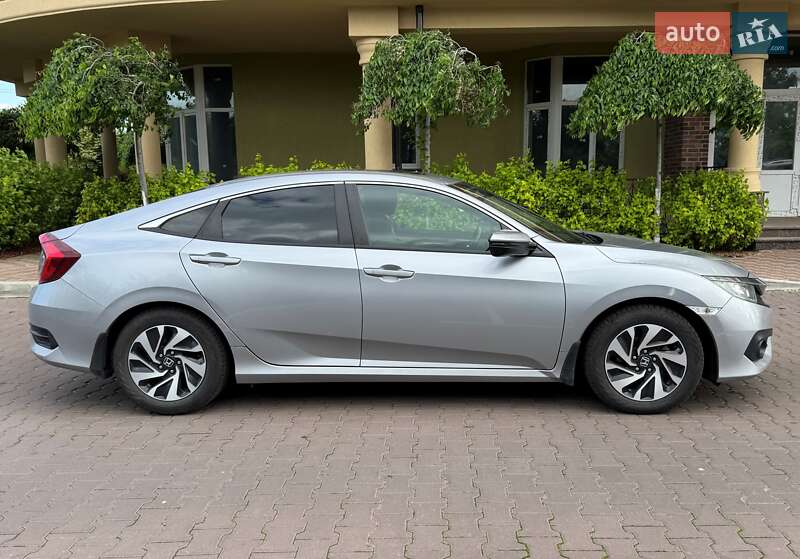 Седан Honda Civic 2018 в Киеве
