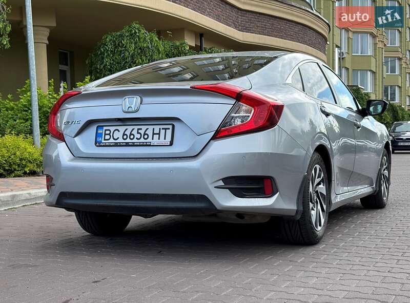 Седан Honda Civic 2018 в Киеве