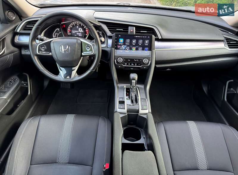 Седан Honda Civic 2018 в Киеве