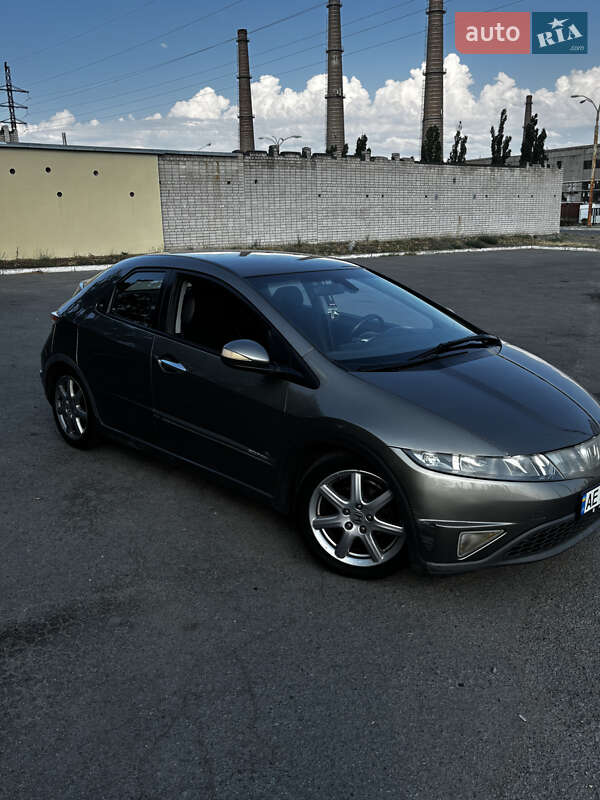 Хэтчбек Honda Civic 2006 в Днепре