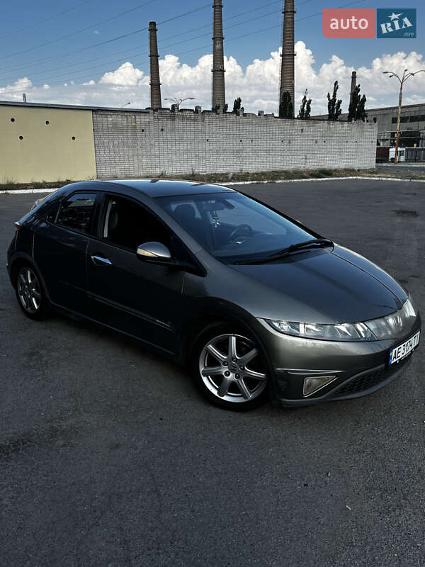 Хэтчбек Honda Civic 2006 в Днепре