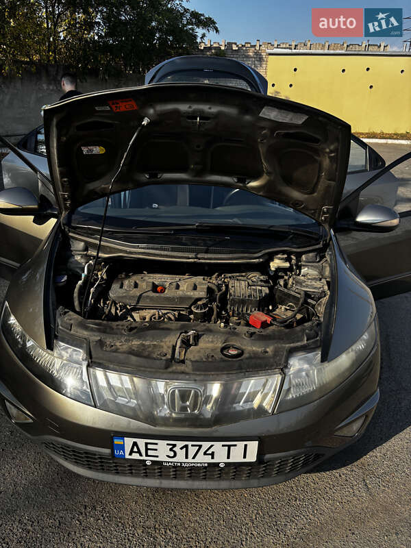 Хэтчбек Honda Civic 2006 в Днепре