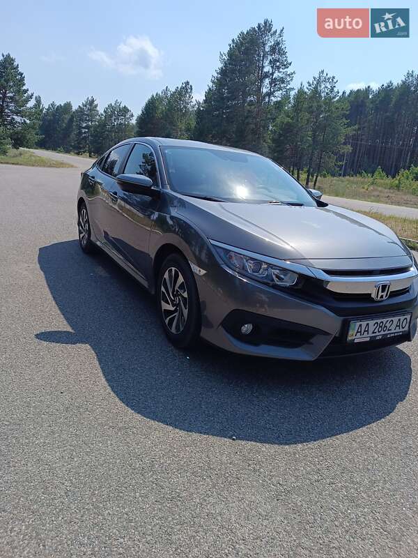 Седан Honda Civic 2018 в Киеве