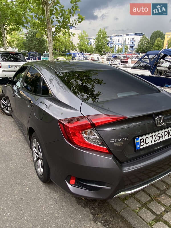 Седан Honda Civic 2019 в Львові