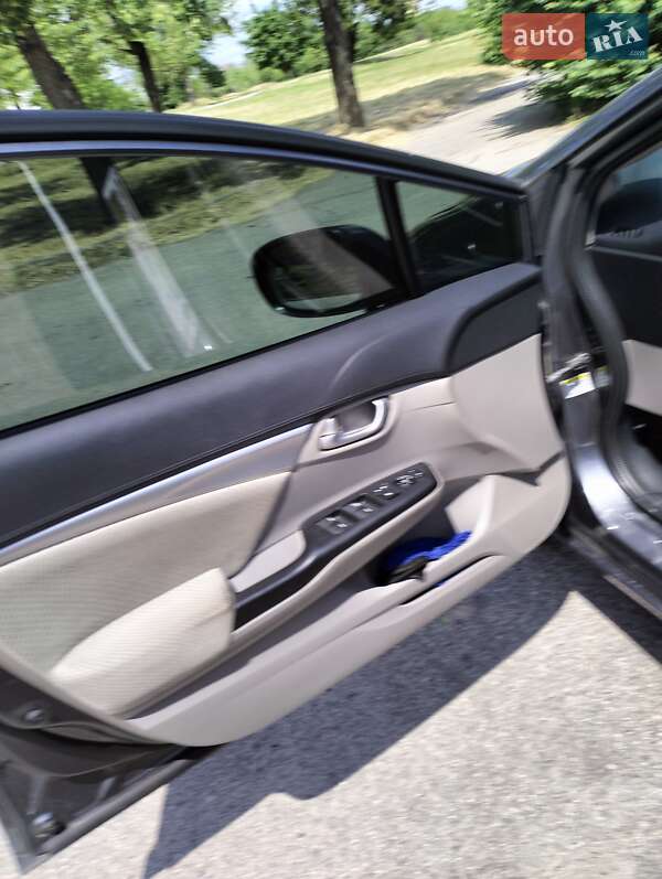 Седан Honda Civic 2013 в Днепре