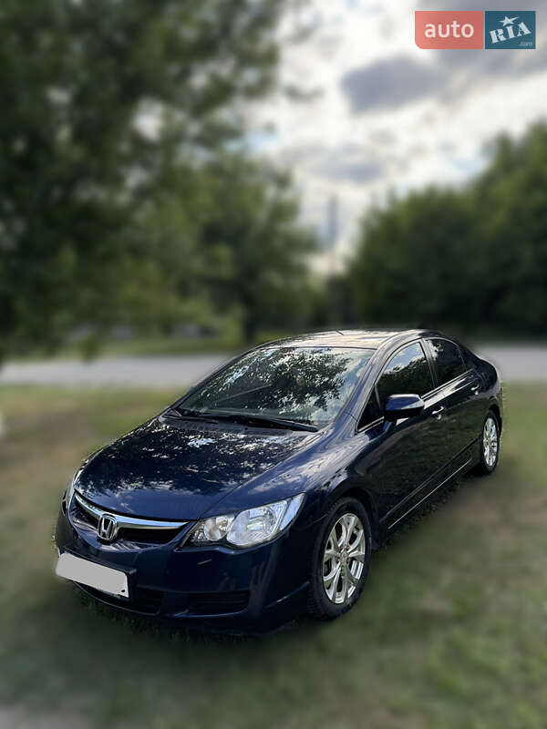 Седан Honda Civic 2007 в Чугуєві