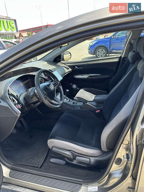 Хэтчбек Honda Civic 2006 в Киеве