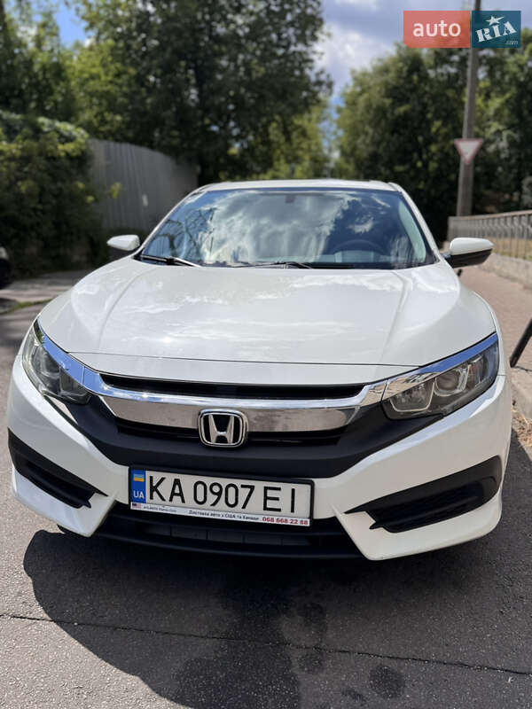Седан Honda Civic 2016 в Киеве