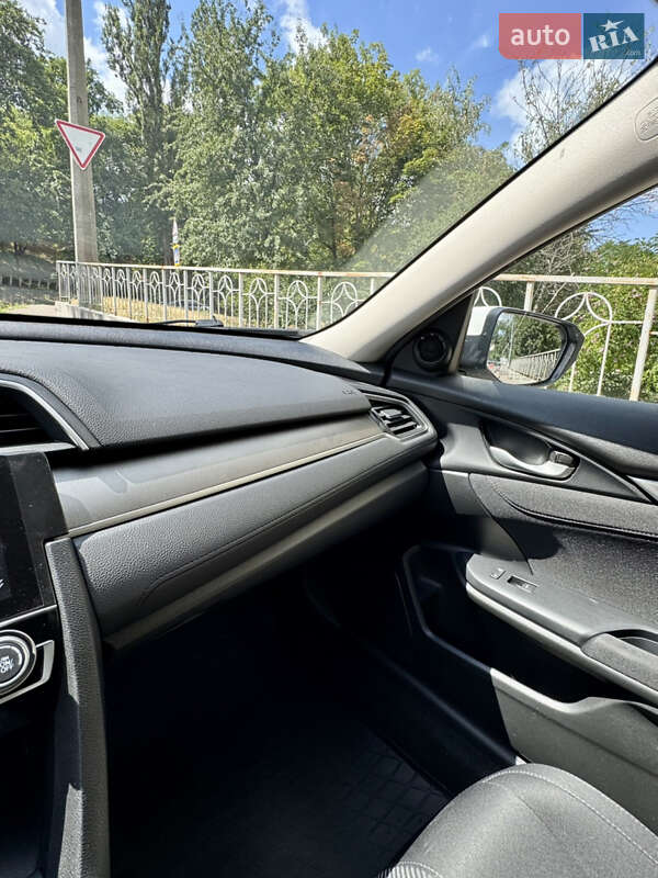 Седан Honda Civic 2016 в Киеве