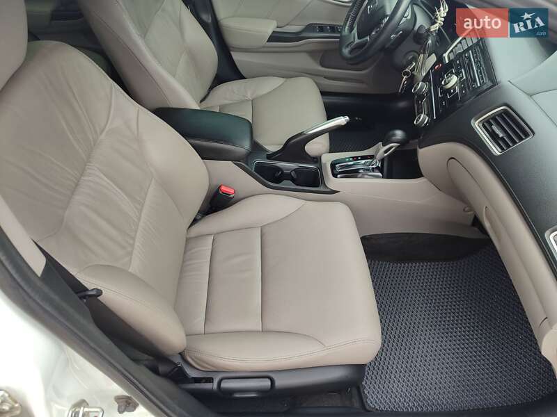 Седан Honda Civic 2013 в Новомосковске