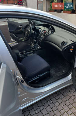 Хэтчбек Honda Civic 2013 в 