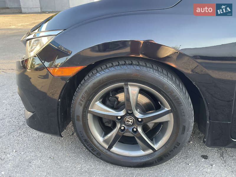 Седан Honda Civic 2016 в Кременчуці