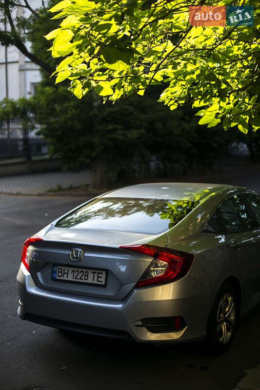 Седан Honda Civic 2018 в Одессе