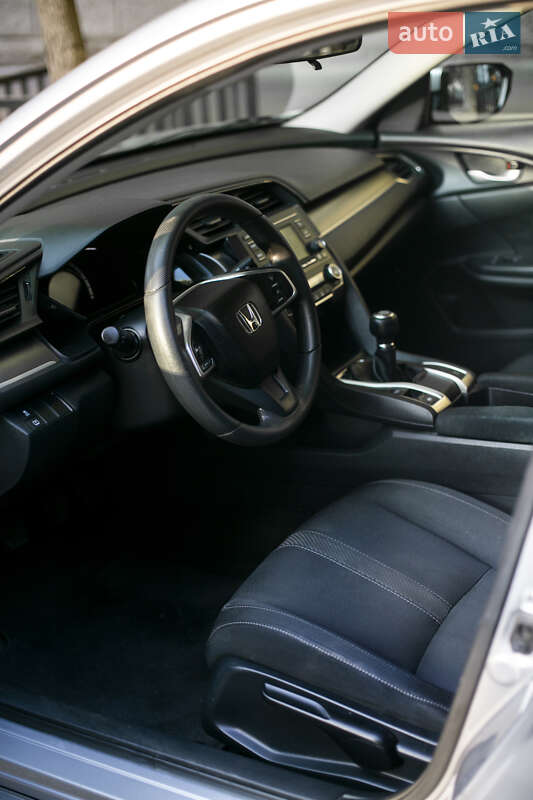 Седан Honda Civic 2018 в Одессе