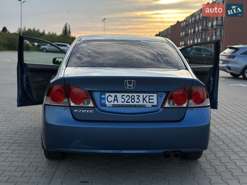 Седан Honda Civic 2008 в Смілі