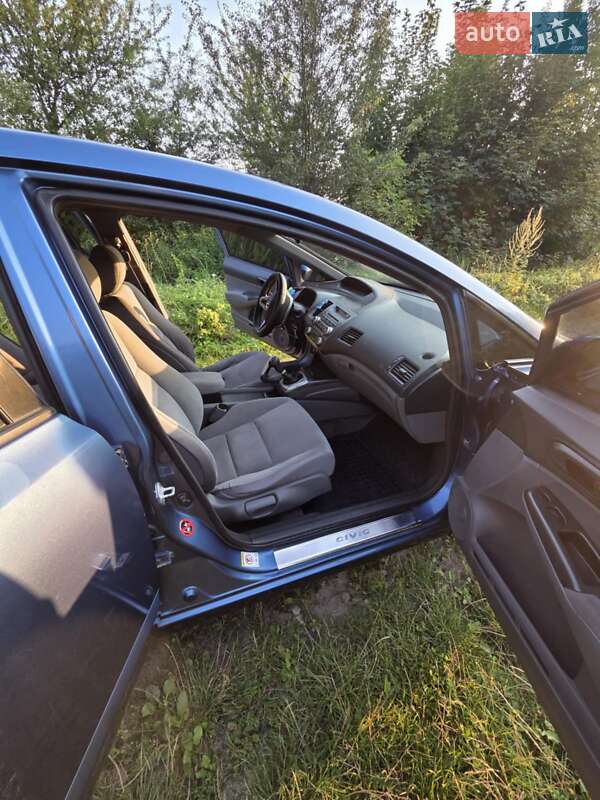 Седан Honda Civic 2007 в Львові