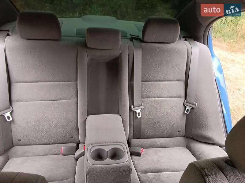 Седан Honda Civic 2006 в Дніпрі