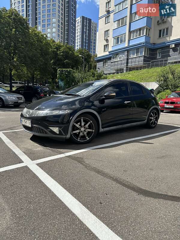 Хэтчбек Honda Civic 2007 в Киеве