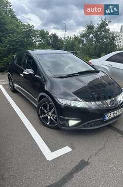 Хэтчбек Honda Civic 2007 в 