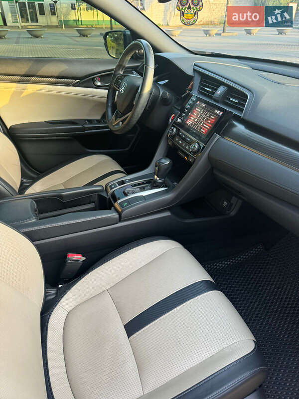 Хэтчбек Honda Civic 2018 в Кривом Роге
