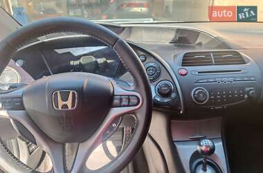 Хэтчбек Honda Civic 2006 в 