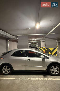 Хэтчбек Honda Civic 2006 в Киеве