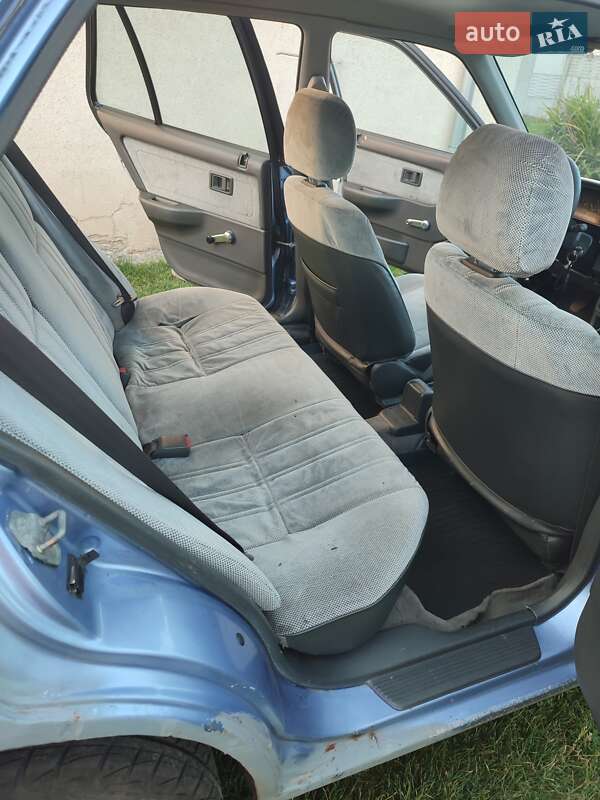 Седан Honda Civic 1988 в Здолбуніві