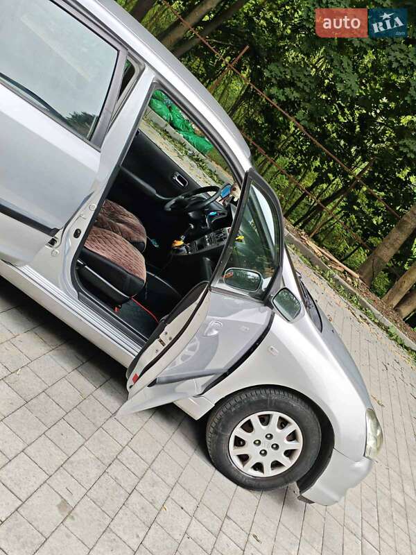 Хэтчбек Honda Civic 2004 в Львове