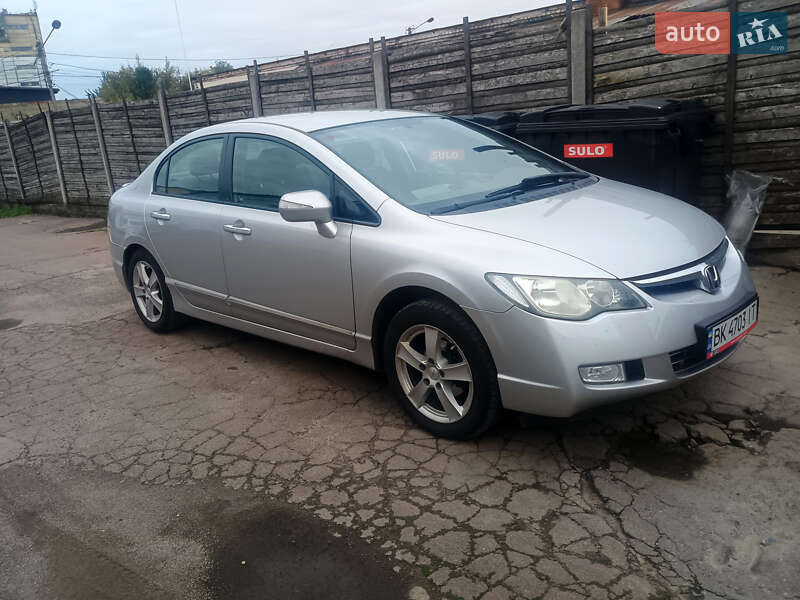 Седан Honda Civic 2006 в Ровно